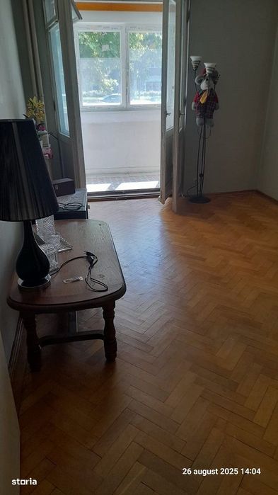 Apartament 3 cam 2 balcoane metrou Lujerului. Pret Negociabil