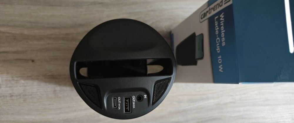 Поставки за телефон, зарядно за телефон