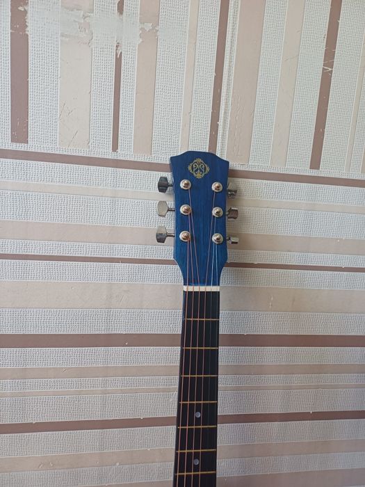 Гитара акустическая