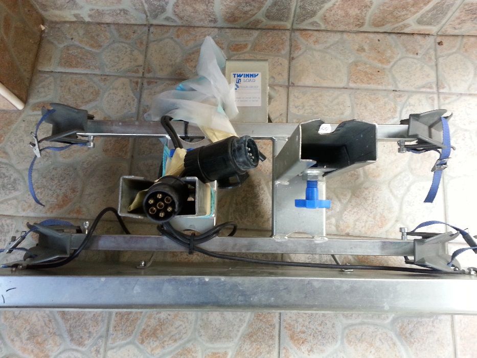 Vand suport de biciclete ptr agatat la carlig de masina