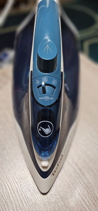 Продам утюг Tefal.