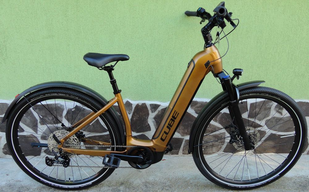 Bicicleta electrica dama Cube Nuride