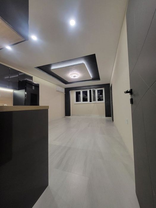 Тристаен апартамент с панорамна гледка! ж.к. Дружба 1!