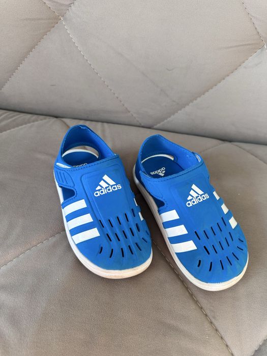 Продаются детские босоножки