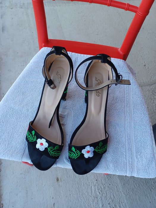 Sandale dama pielea întoarsă mărimea 39