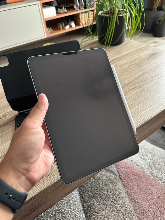 Ipad Air 4, 11 inch, sky-blue + husa cu tastatura Apple Magic + Apple Pencil 2