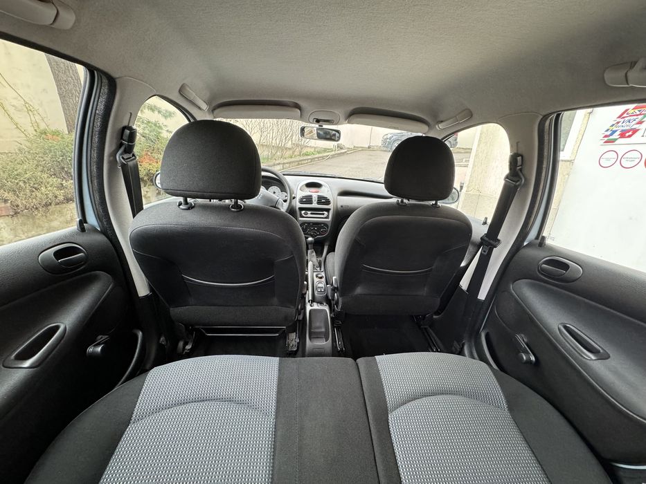 Peugeot 206 1.4 75 коня бензин