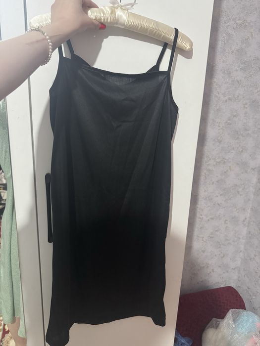 Продам платье 7000 торг есть