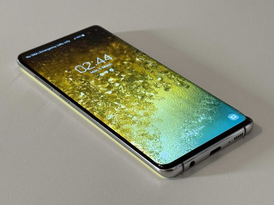 Бартер! Samsung Galaxy S10 Plus 128/8GB