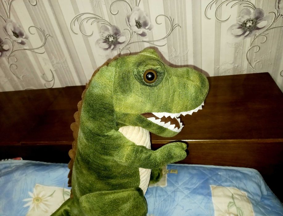 Плюшена играчка динозавър