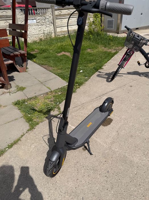 Trotineta electrica Ninebot max G30
