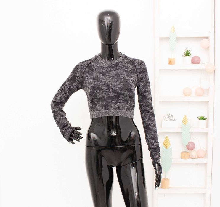 Gymshark дамски кроп топ къс с дълъг ръкав камофлаж отвори на гърба S