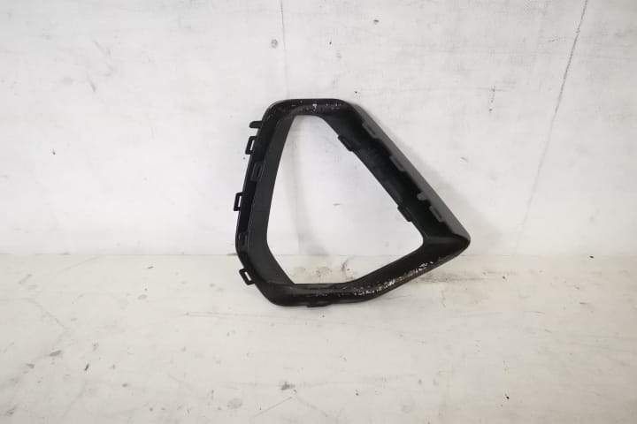 Ornament Grila Proiector Stanga Original In Stare Buna S line Audi  Q3