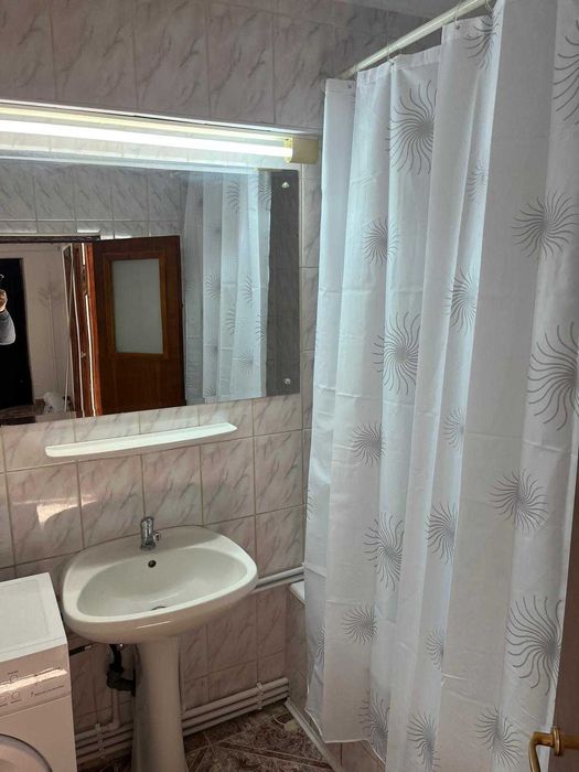 Proprietar, Inchiriez 2 apartamente ultracentral 3 camere, 2 bai