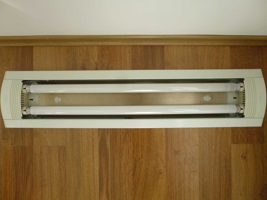 Неонова/луминисцентна лампа с две пури- 2х18W.