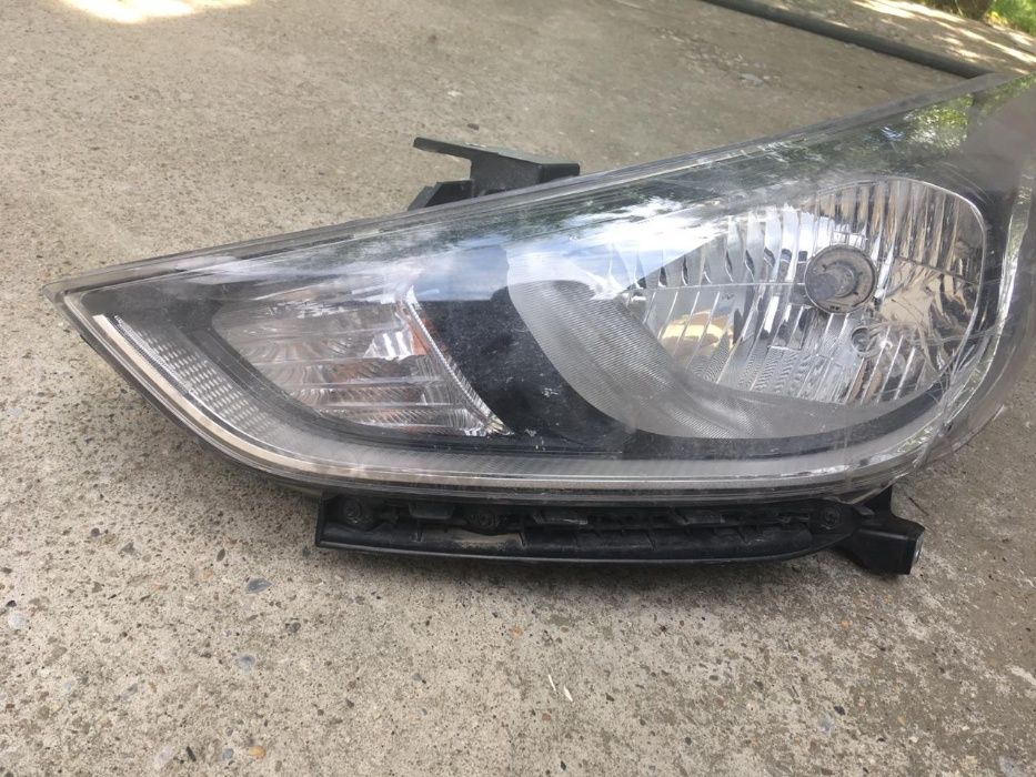 Продается фара Hyundai Accent (Solaris)