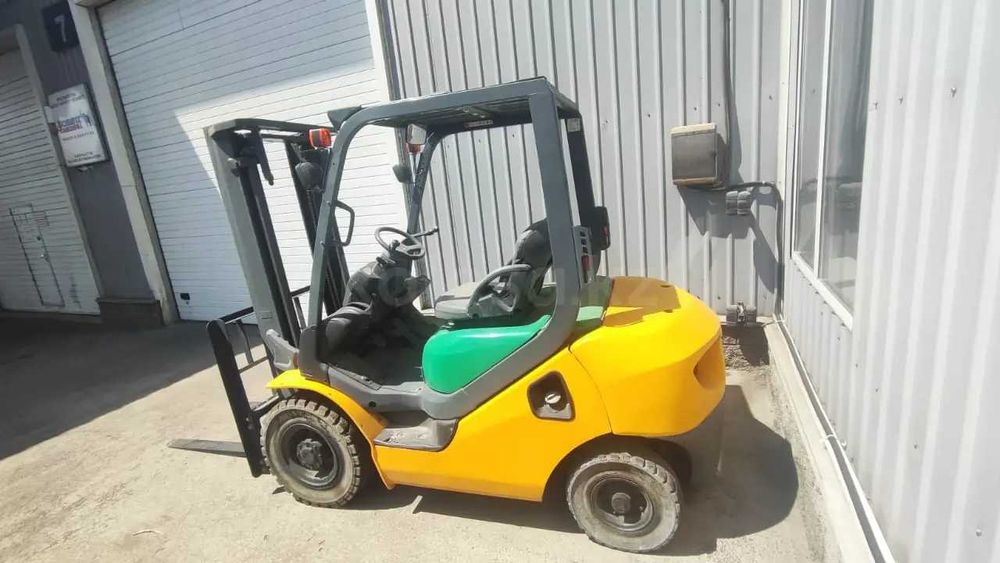 Вилочный погрузчик Komatsu FD25-17