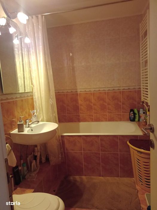 Vând apartament cu 2 camere Mioveni-Robea, etaj 1