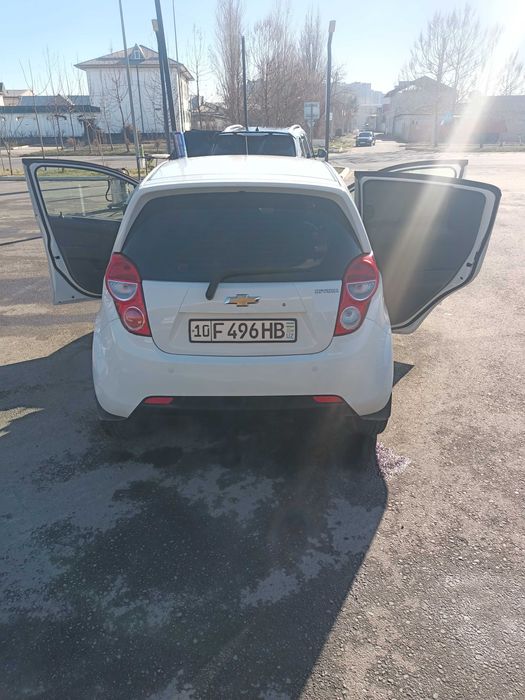 SPARK 7500  в хорошем состоянии не битая