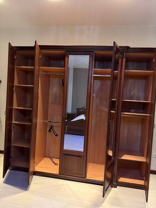 Продам спальный гарнитур