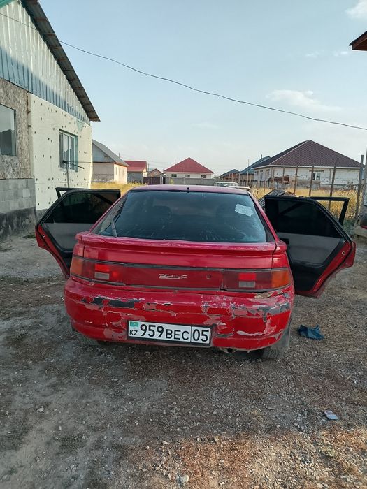 Автомобиль Мазда