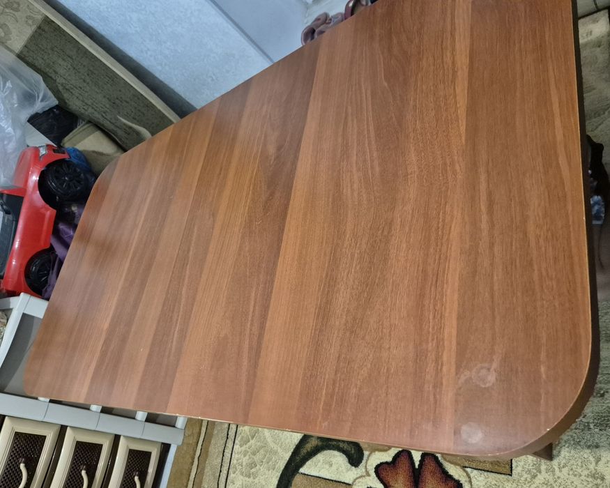 Продается кухонный стол