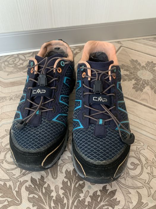 Продам женские термокросовки