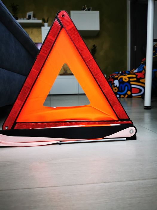 Set 2 triunghiuri reflectorizante și vestă reflectorizantă