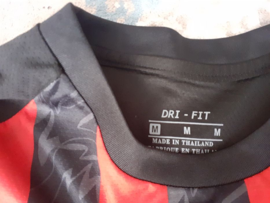 Футбольная форма Милан новый