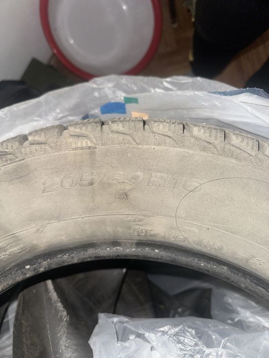 Шины зимние 205 60 r16