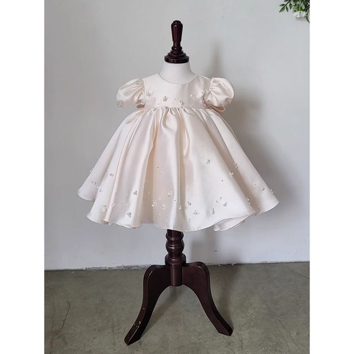 Продам платье на годик новое