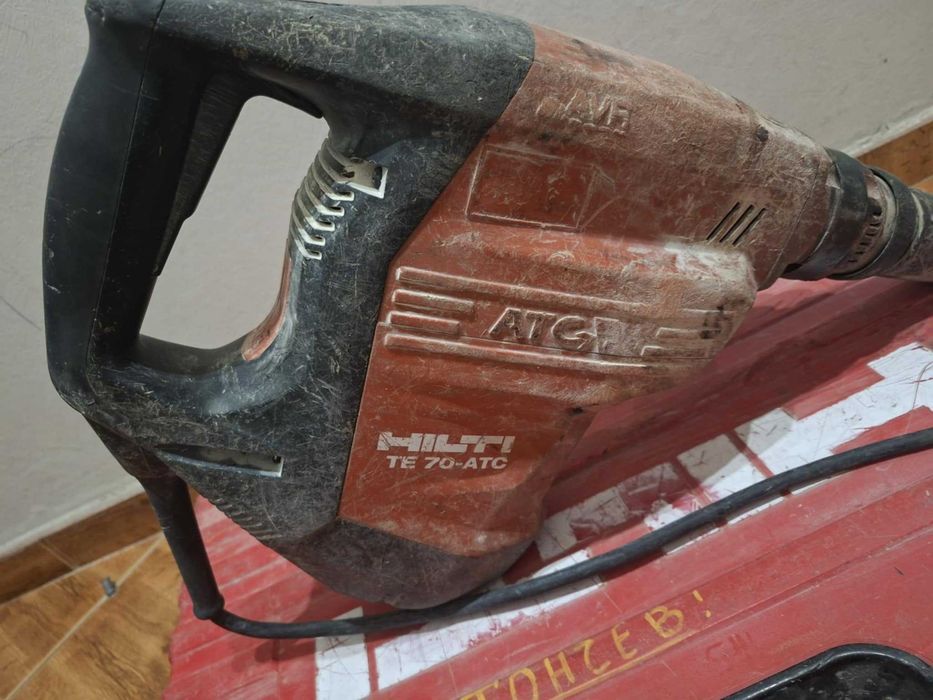 Къртач Хилти AVR
