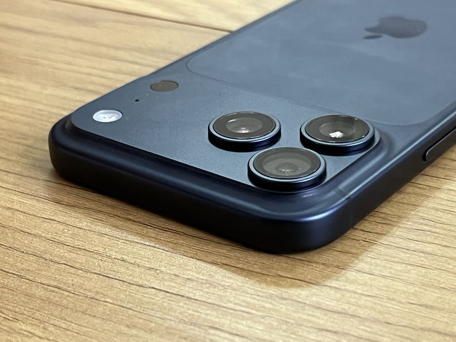 Бартер като нов iphone 17 pro max 256gb blue 23 цъкала