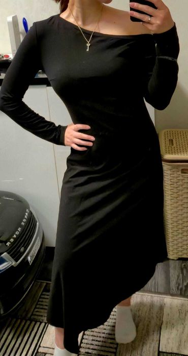 Чёрное платье бренда pdwr