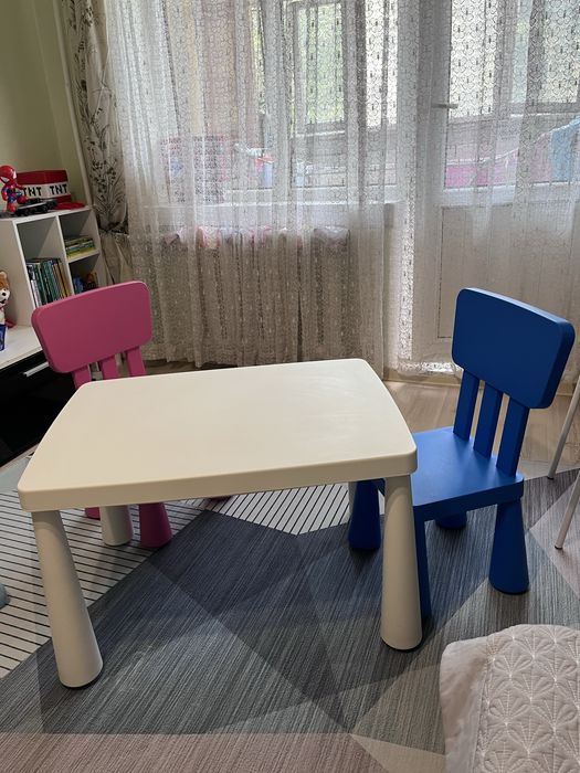 Стол со стульчиками IKEA