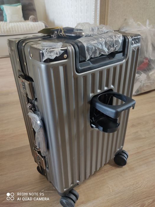 Чемодан новый качество супер