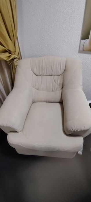 2  Fotolii comode,  foarte puțin folosite