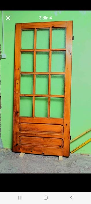 Uşă din lemn masiv cu geamuri incluse 50lei