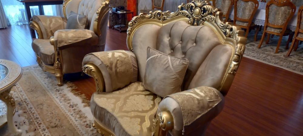 Продаются два кресла, классика