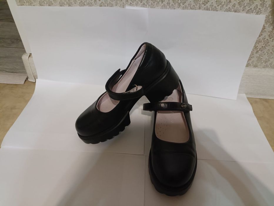 Школьные Туфли На Каблуке С Липучкой