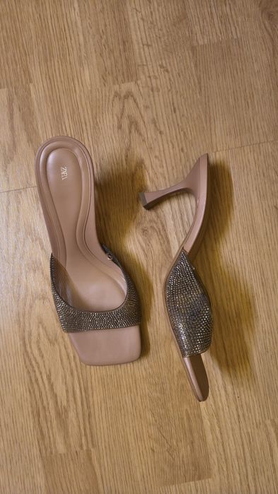Super oferta sandale Zara 38 material transparent cu strasuri