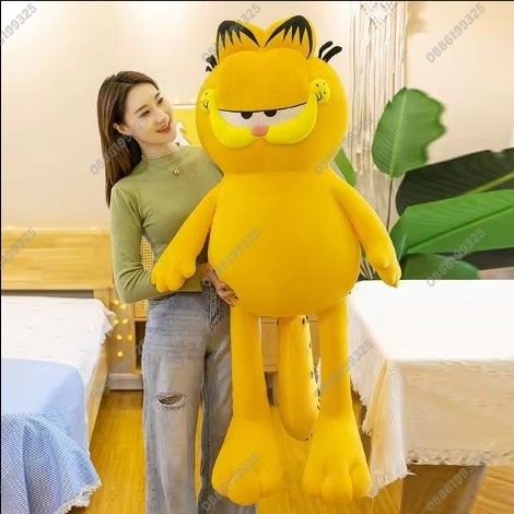 Гигантски плюшен Гарфилд, Голяма плюшена играчка Гарфилд