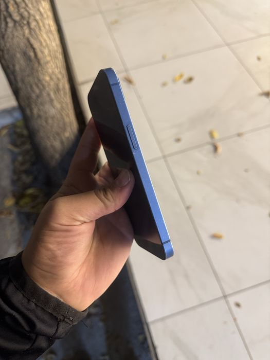 Продам iphone 13 128