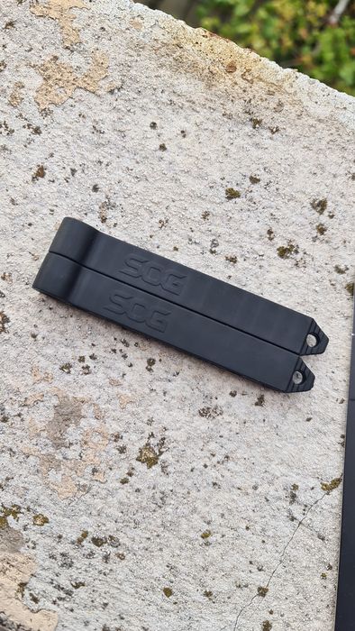 Sog Powerpint мултитуул с оригиналния калъф и комплект битове