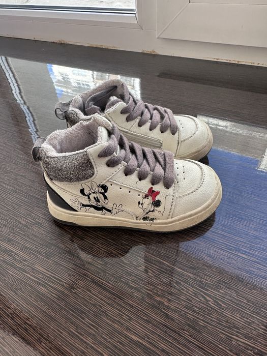 Продам кеды zara