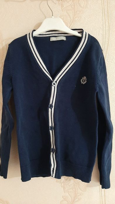 Продаётся школьная кофта