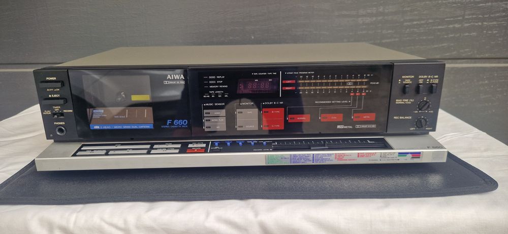 Дек с три глави AIWA F660