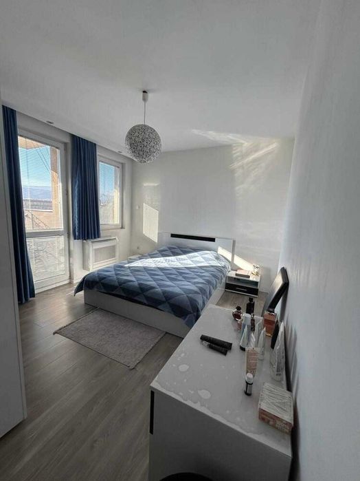 Тристаен Апартамент във Въстанически