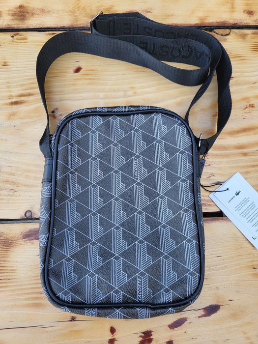 Borsetă Lacoste Neagra