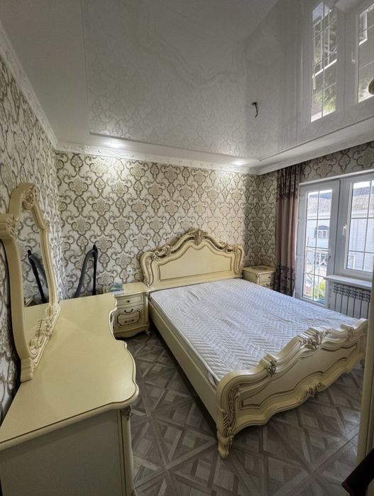 2 комнптная квартира , центр , 77 серия, кирпич, 3 этаж,